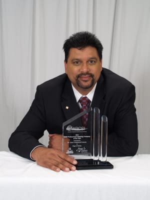 2 Maids and a Bucket