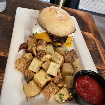 Salt Springs Brewery - breakfast burger - Breweries Near Me - Saline, Michigan Salt Springs Brewery - breakfast burger - Breweries Near Me - Saline, Michigan