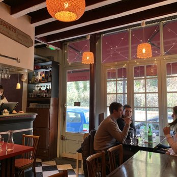 Sur la Route de Plouescat - Interieur - Creperies Near Me - Paris, 75 Sur la Route de Plouescat - Interieur - Creperies Near Me - Paris, 75