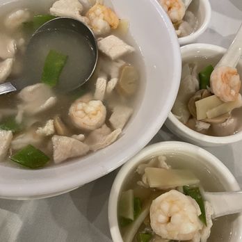 Yang Chow - Wonton soup. - Chinese Near Me - Los Angeles, California Yang Chow - Wonton soup. - Chinese Near Me - Los Angeles, California