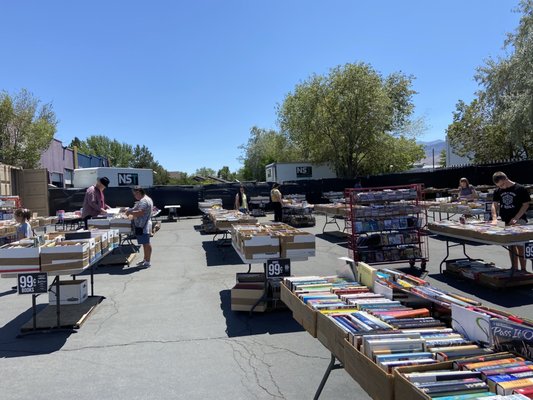 Grassroots Books by null