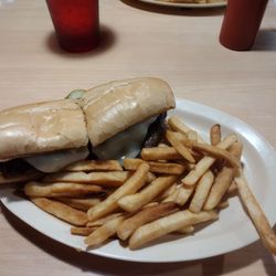 Circle S Saloon - Steak sandwich