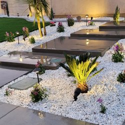 Alegria Hardscape - Modern entryway steps.