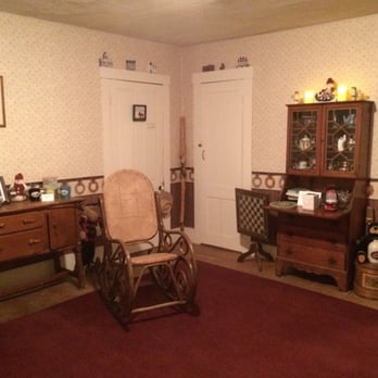 Mt Washington Bed & Breakfast - Sitting room - Bed & Breakfast Near Me - Shelburne, New Hampshire Mt Washington Bed & Breakfast - Sitting room - Bed & Breakfast Near Me - Shelburne, New Hampshire