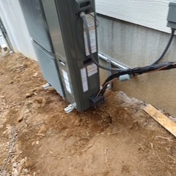 RadLee Heating and Cooling - AC unit sitting about 2 inches off dirt. - Heating & Air Conditioning/HVAC Near Me - Mountain City, Georgia RadLee Heating and Cooling - AC unit sitting about 2 inches off dirt. - Heating & Air Conditioning/HVAC Near Me - Mountain City, Georgia