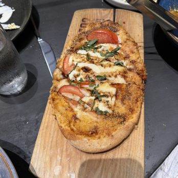 402 eat + drink - A very good margarita pizza - American Near Me - Omaha, Nebraska 402 eat + drink - A very good margarita pizza - American Near Me - Omaha, Nebraska