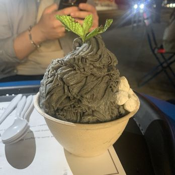 Oakobing - Single Black Sesame Shaved Ice - Shaved Ice Near Me - Los Angeles, California Oakobing - Single Black Sesame Shaved Ice - Shaved Ice Near Me - Los Angeles, California