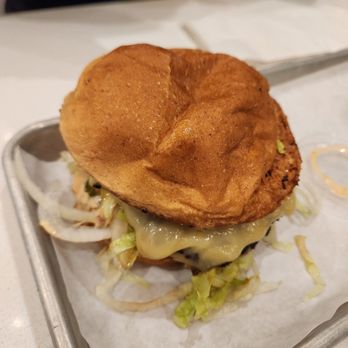 Burger Lounge - Solid if unspectacular regular burger - Burgers Near Me - Los Angeles, California Burger Lounge - Solid if unspectacular regular burger - Burgers Near Me - Los Angeles, California