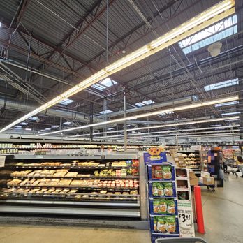 WinCo Foods - Love how much stuff they have here! 12/13/2025 - Grocery Near Me - Norco, California WinCo Foods - Love how much stuff they have here! 12/13/2025 - Grocery Near Me - Norco, California