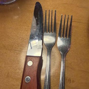 Texas Roadhouse - Water-spotted stark knife, and cheap forks! - Steakhouses Near Me - Great Falls, Montana Texas Roadhouse - Water-spotted stark knife, and cheap forks! - Steakhouses Near Me - Great Falls, Montana