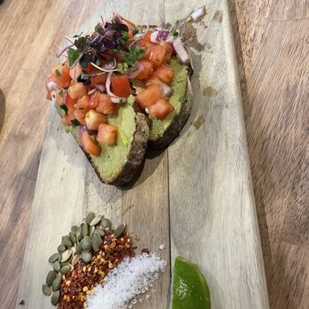 maman - Avo toast with delicious toppings - Cafes Near Me - New York, New York maman - Avo toast with delicious toppings - Cafes Near Me - New York, New York