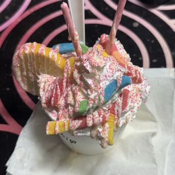 Mixins Rolled Ice Cream - Pink lemonade (DONT GET THIS LMAO) - Ice Cream & Frozen Yogurt Near Me - Omaha, Nebraska Mixins Rolled Ice Cream - Pink lemonade (DONT GET THIS LMAO) - Ice Cream & Frozen Yogurt Near Me - Omaha, Nebraska