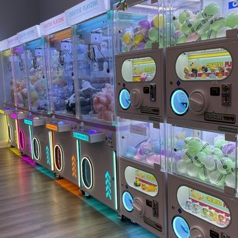 Creative Playzone - Claw machines and toy vending machines - Indoor Playcenter Near Me - Toronto, Ontario