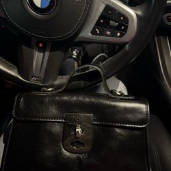 I love it. This purse is looks so awesome.