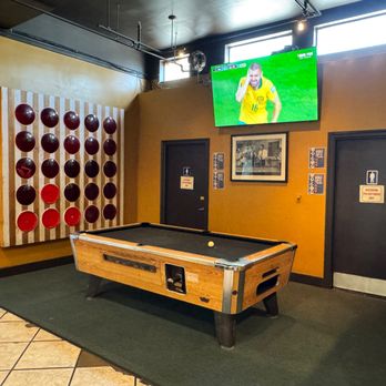 La Val's Pizza - Pizza Near Me - Berkeley, California