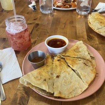 Madrez Cafe - Coffee & Tea Near Me - Flagstaff, Arizona