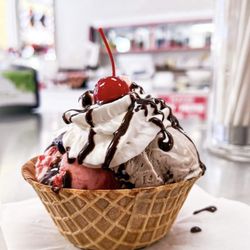 Preston's Candy & Ice Cream