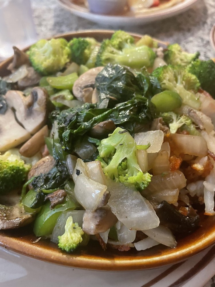 DITA’S FAMILY RESTAURANT Updated November 2024 21 Photos & 16