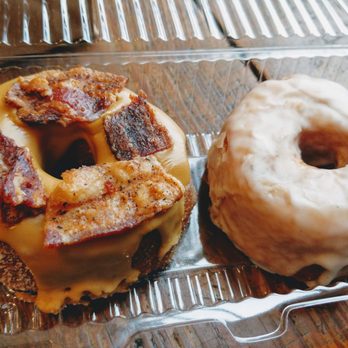Five Daughters Bakery - King Kong & Vanilla Bean Cronuts - Donuts Near Me - Atlanta, Georgia Five Daughters Bakery - King Kong & Vanilla Bean Cronuts - Donuts Near Me - Atlanta, Georgia