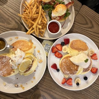 Flipper's - Pancakes Near Me - Toronto, Ontario