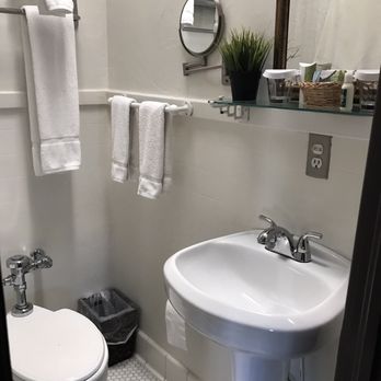 Park Plaza Hotel - Adorable bathroom set up! - Hotels Near Me - Winter Park, Florida