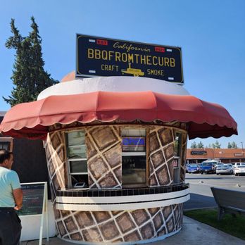 BBQ From The Curb - a man standing in front of a bbq from the curb - Barbeque Near Me - Manteca, California BBQ From The Curb - a man standing in front of a bbq from the curb - Barbeque Near Me - Manteca, California