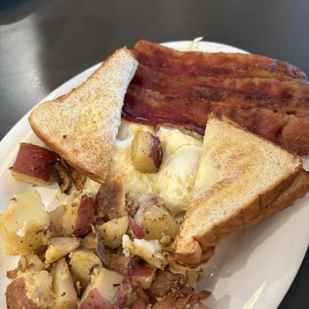 Eggs Up Grill - Augusta St - The classic - Breakfast & Brunch Near Me - Greenville, South Carolina Eggs Up Grill - Augusta St - The classic - Breakfast & Brunch Near Me - Greenville, South Carolina