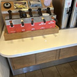 Arby's - Well stocked - Need to mark that ketchup served in packets - ALSO THEY NEED TO BE HEINZ!!!