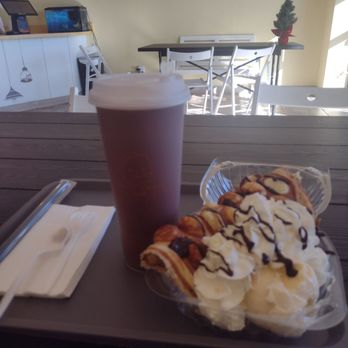 Nomico - Bubble waffle with ice cream and chocolate milk tea (no ice) - Desserts Near Me - Tucson, Arizona
