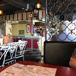 Chicago Pizza & Pasta - Dining area