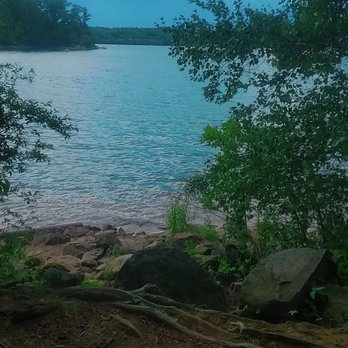 Paddle Boston - Spot Pond - Small inlets to stop and take in the view - Rafting/Kayaking Near Me - Stoneham, Massachusetts