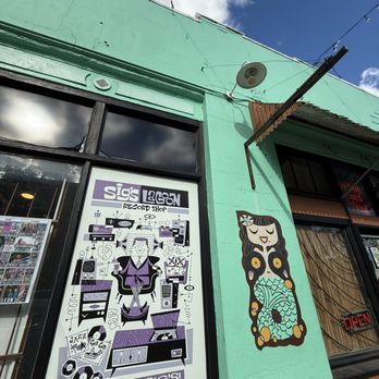 Sig's Lagoon - outside sigs lagoon - Vinyl Records Near Me - Houston, Texas