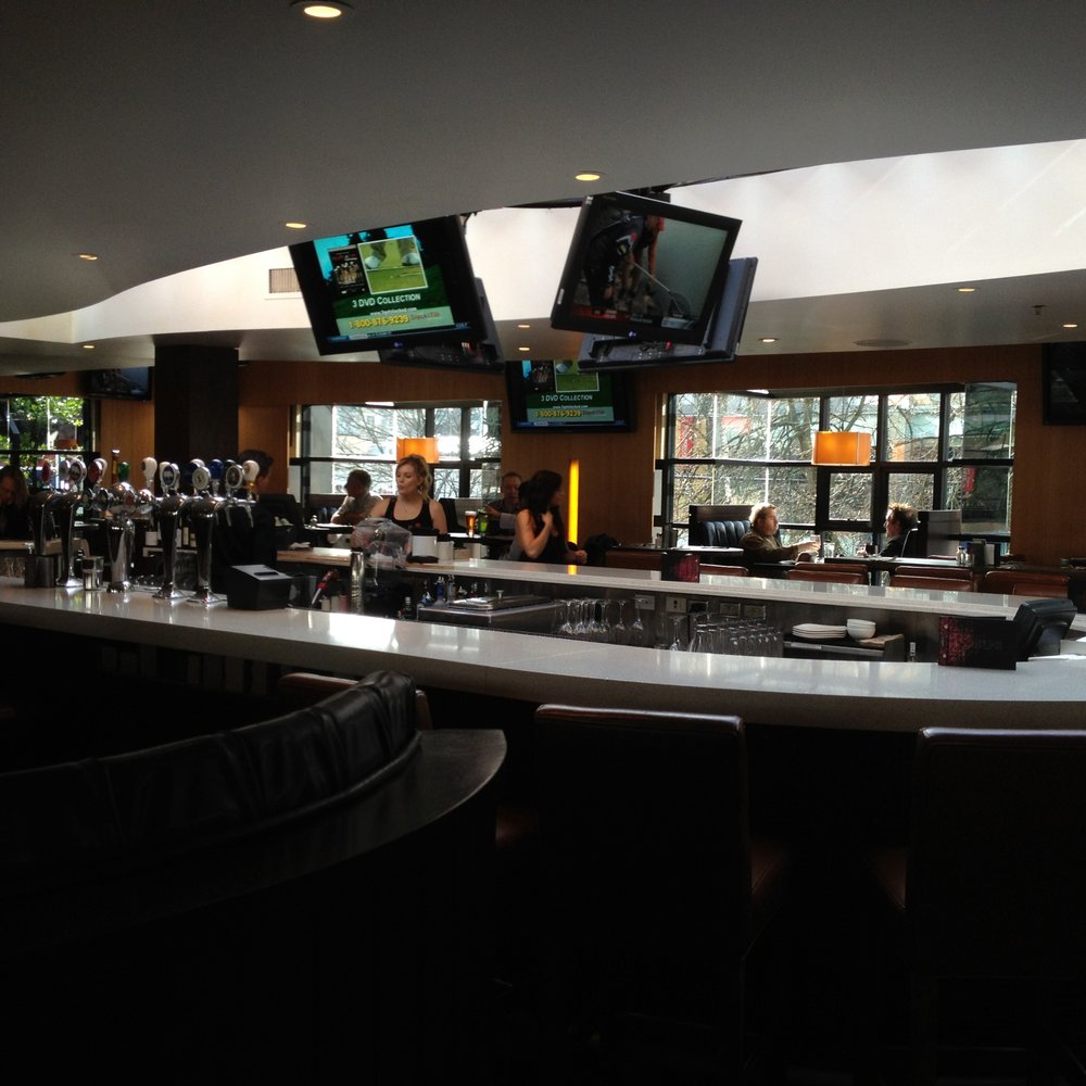 Earls Kitchen + Bar - Bar area~ - Canadian (New) Near Me - Vancouver, British Columbia