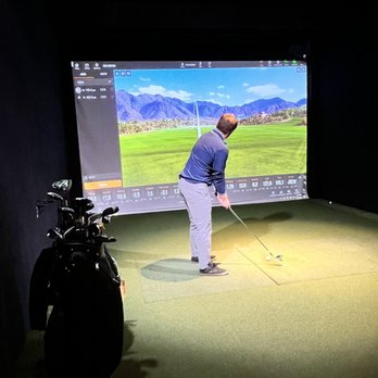 Five Iron Golf - Golf Near Me - Chicago, Illinois