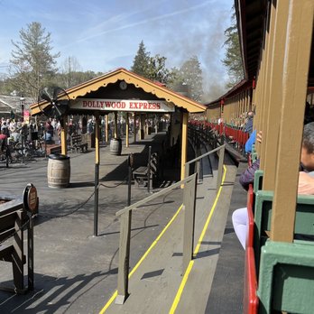 Dollywood Express Train Depot - Amusement Parks Near Me - Pigeon Forge, Tennessee