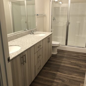Acero North Valley - Master bath in the smaller of the 2x2 units - Apartments Near Me - Phoenix, Arizona Acero North Valley - Master bath in the smaller of the 2x2 units - Apartments Near Me - Phoenix, Arizona
