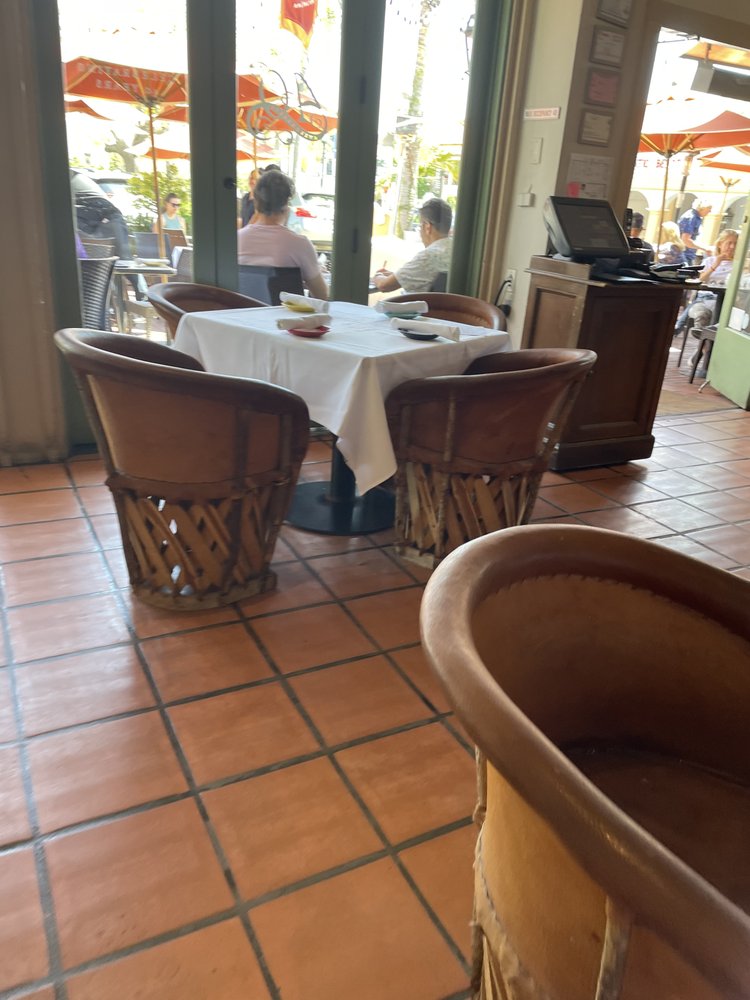 Carlitos Cafe Y Cantina