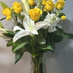 Petals 2 Go Flowers & Gifts - Sunshine Day by Petals 2 Go