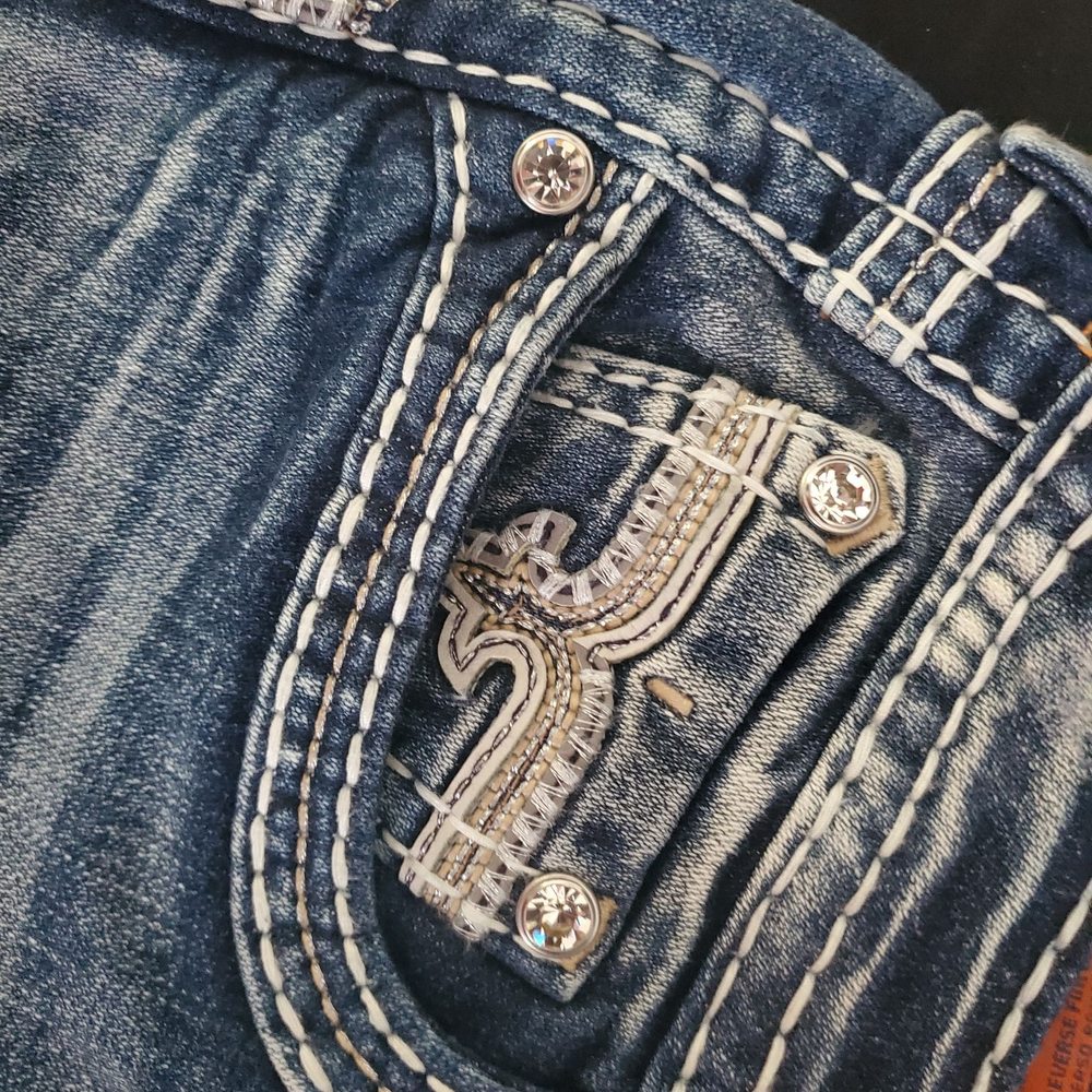 Buckle - Gorgeous detail - Women's Clothing Near Me - Lone Tree, Colorado Buckle - Gorgeous detail - Women's Clothing Near Me - Lone Tree, Colorado