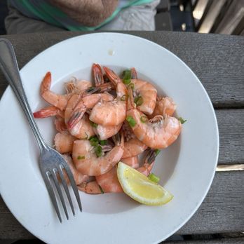 Harbor Docks - This is the boiled shrimp my mother got. It's a very nice amount and the seasoning is great. Comes with lemon and cocktail sauce. - Sushi Bars Near Me - Destin, Florida