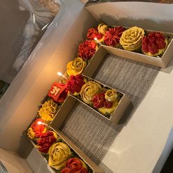 The Cupcake Experience - Monogram Cupcakes