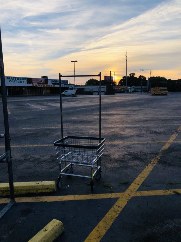 SKYLINE LAUNDROMATS Updated September 2024 1907 Metropolitan Pkwy