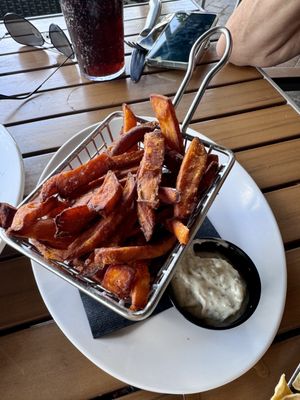 Gilroy's Kitchen + Pub + Patio by null