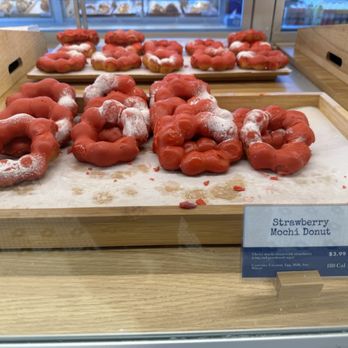 Paris Baguette - Strawberry mochi donut - Cafes Near Me - Maple Grove, Minnesota Paris Baguette - Strawberry mochi donut - Cafes Near Me - Maple Grove, Minnesota