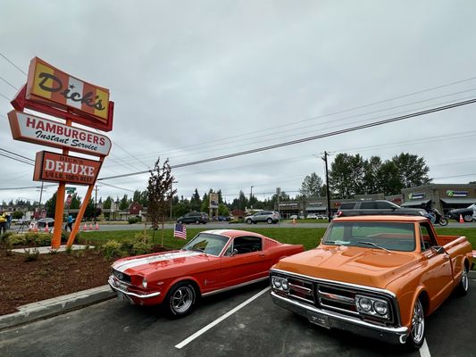 Dick's Drive-In by null