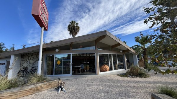 How's It Going To End? by null