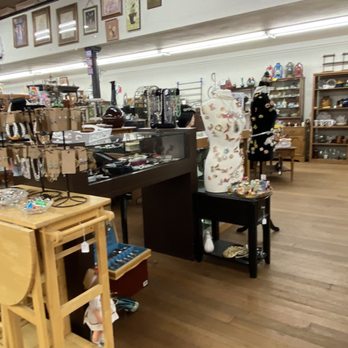 Sissy's Attic - Jewlery feb 2021 - Antiques Near Me - Marysville, California Sissy's Attic - Jewlery feb 2021 - Antiques Near Me - Marysville, California