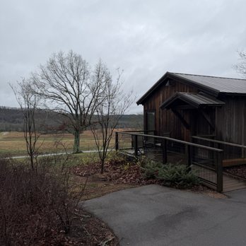 Windy Hill Farm and Preserve - Cabins - Resorts Near Me - Loudon, Tennessee