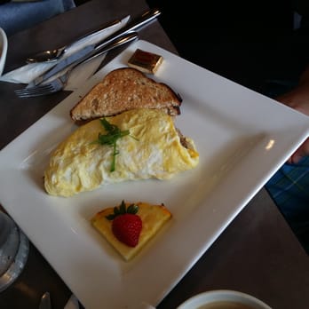 Moena Café - Hawaiian omellette - Cafes Near Me - Honolulu, Hawaii