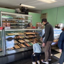 Golden Hands Bakery - So many choices, so little stomach room!